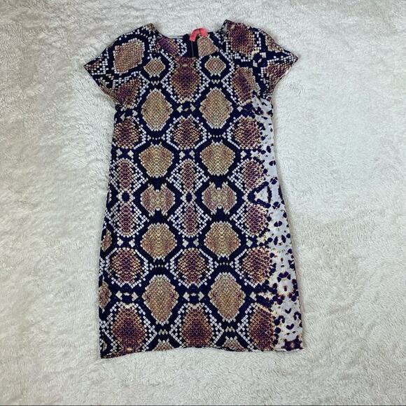 Eight Sixty snakeskin print short sleeved shift dress, size small - Picture 5 of 12